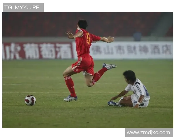 超级球星足球赛激情对决 现场群英汇聚 共襄盛举展现巅峰竞技风采